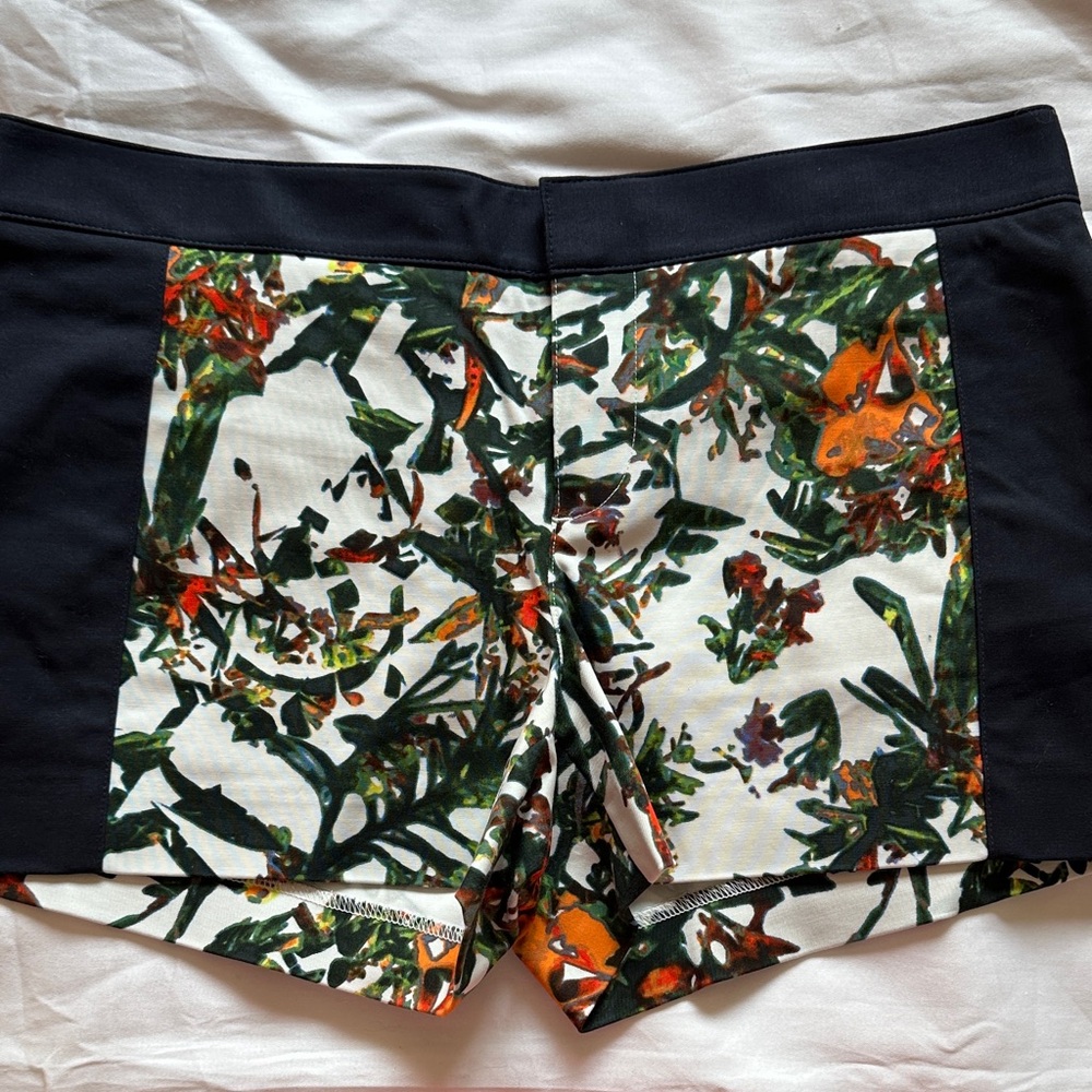 Club Monaco High Waist Floral Women's Shorts - Black and Green - Picture 2 of 7